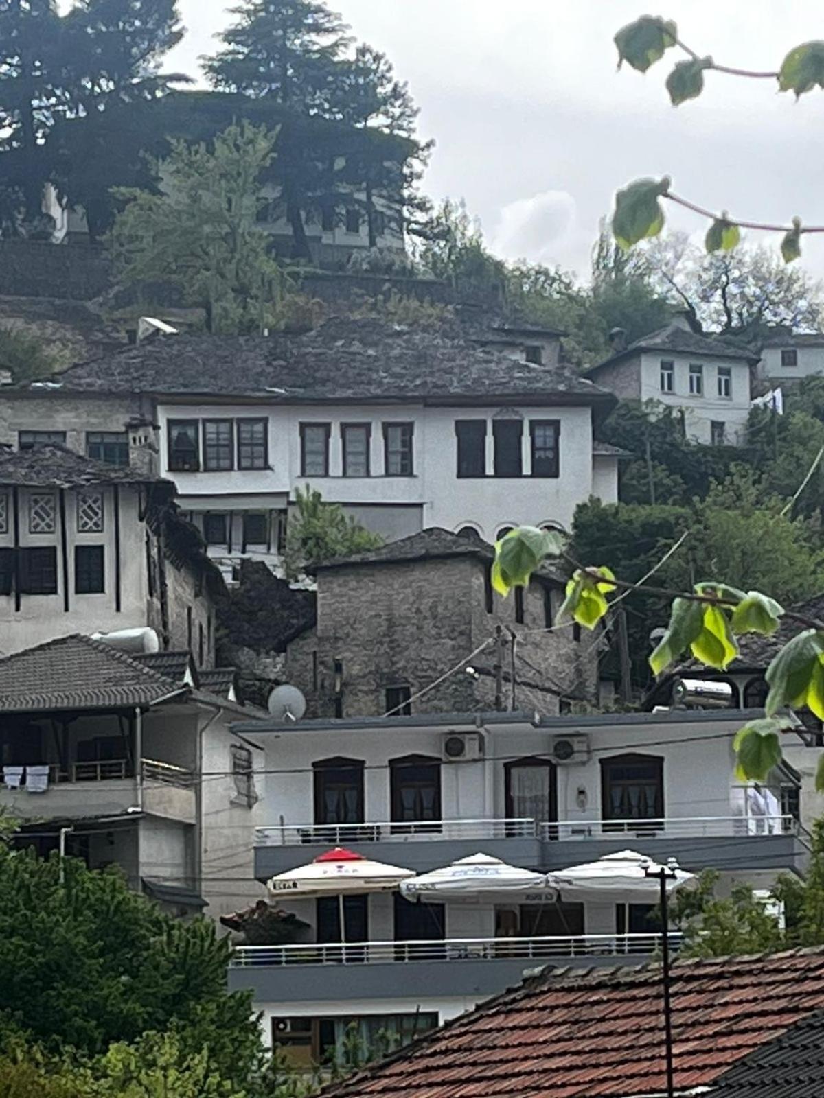 Guesthouse 1805 Gjirokaster Luaran gambar