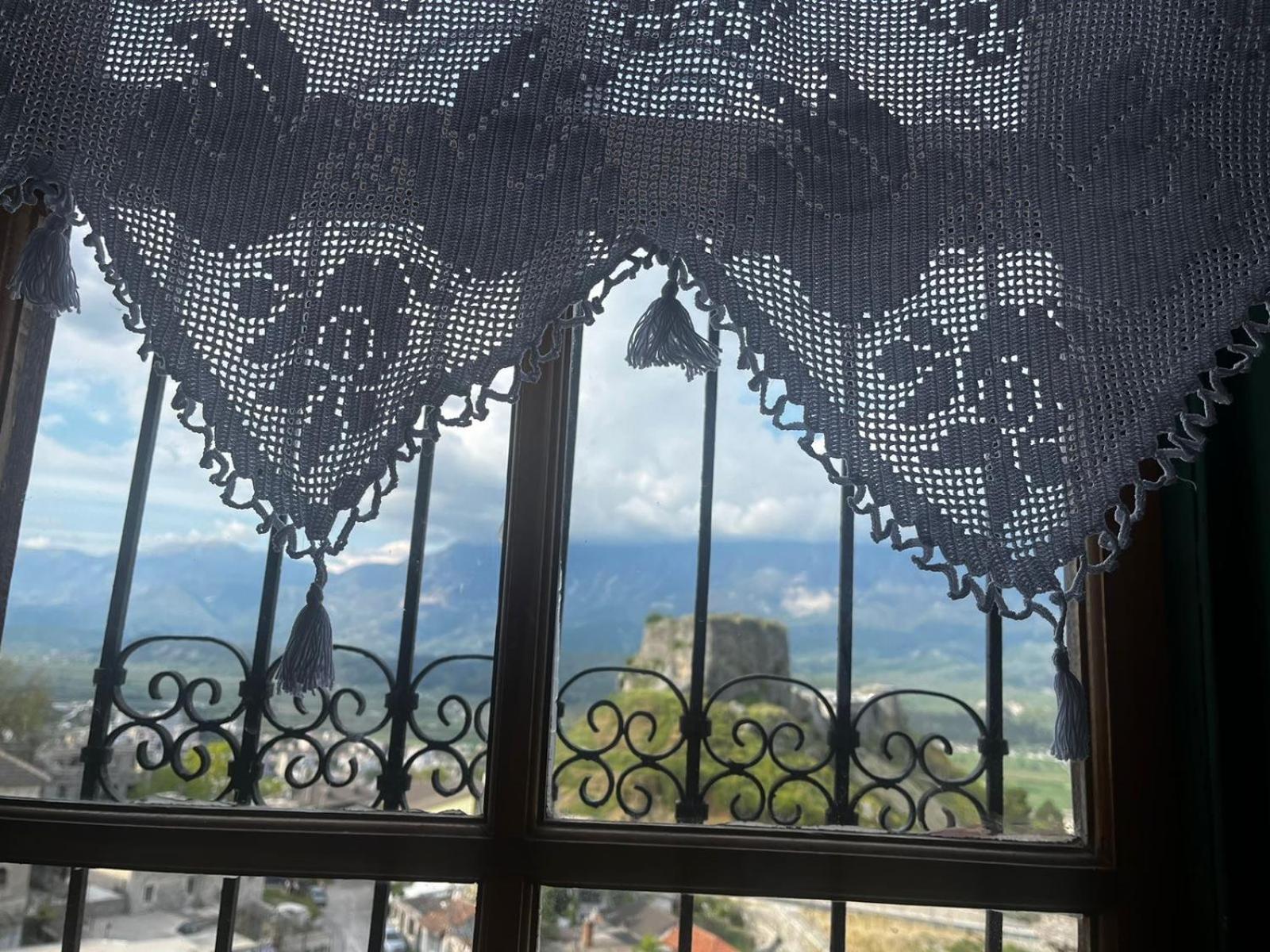 Guesthouse 1805 Gjirokaster Luaran gambar