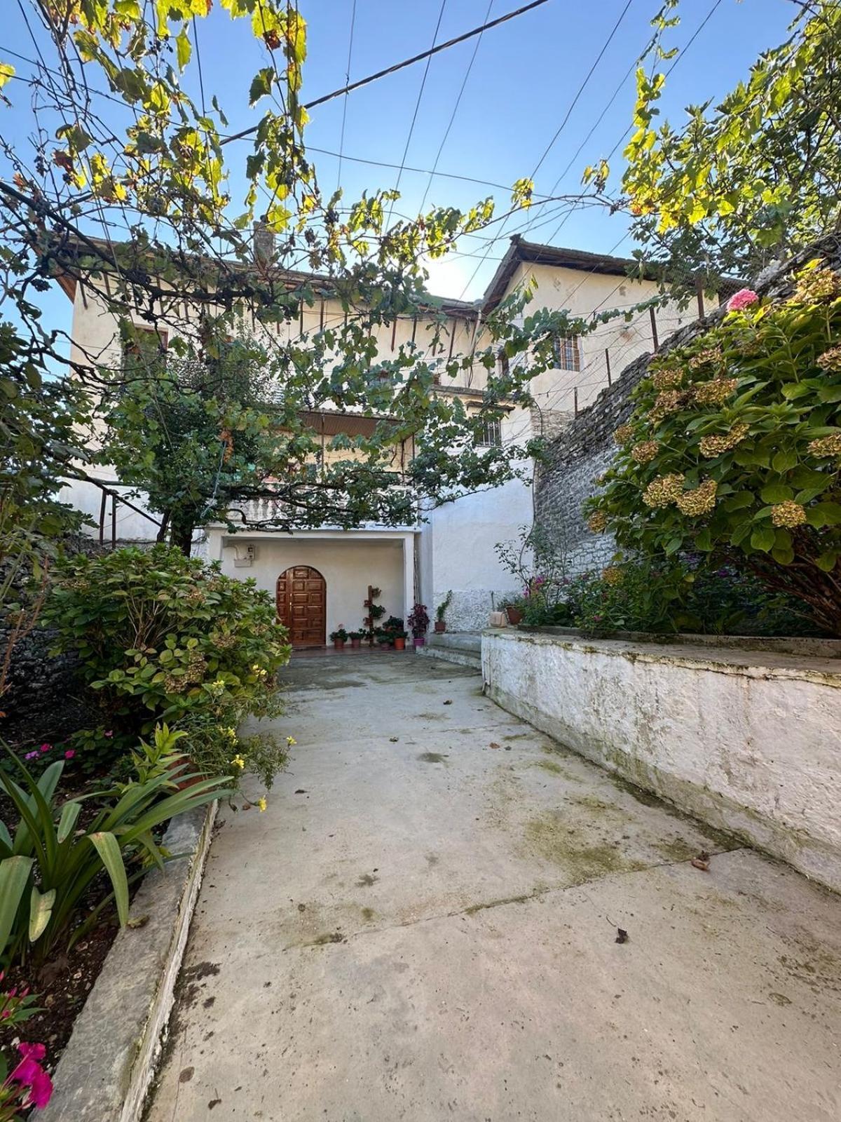 Guesthouse 1805 Gjirokaster Luaran gambar